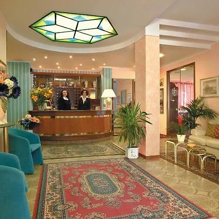 Hotel Cristallo 3*