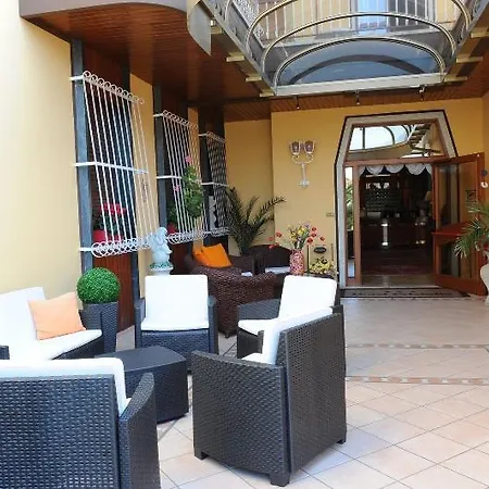 Cristallo Hotel 3*