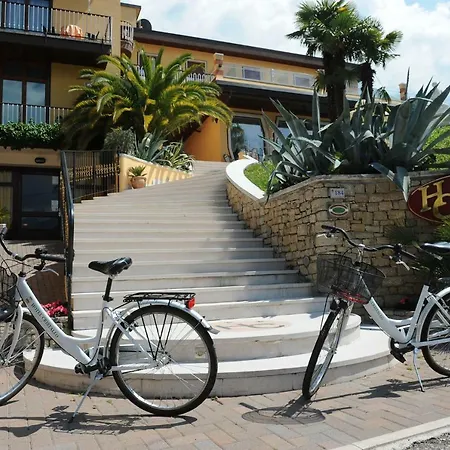 Cristallo Hotel 3*